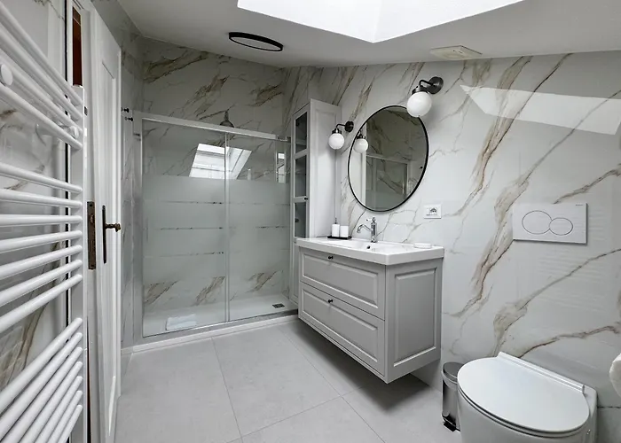 Denise * 斯特雷萨